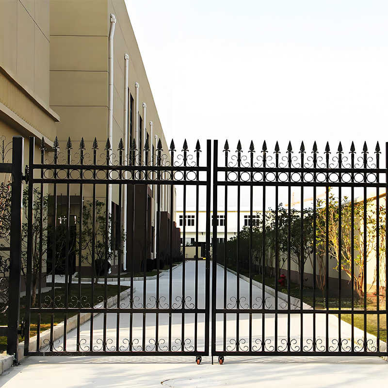 Fence Materials: Top 6 Durable Picks Compared