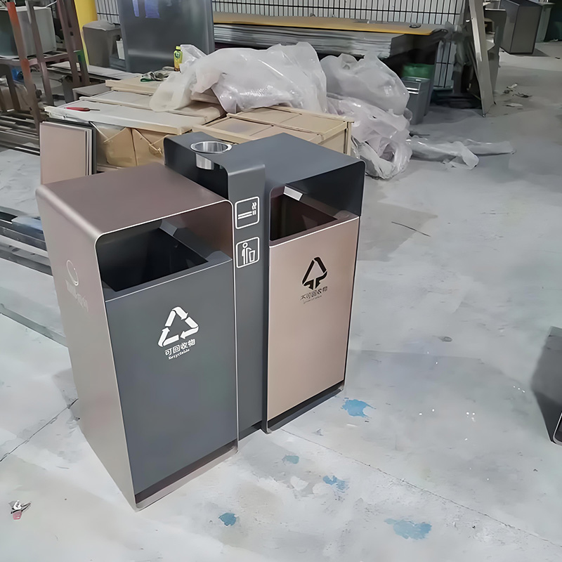 The Complete Guide to Choosing the Best Outdoor Trash Can (2025 Edition)